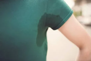 sweat, removing sweat stains, how to remove sweat stains from your clothes, what are the ways to remove sweat stains, easy ways to remove sweat stains