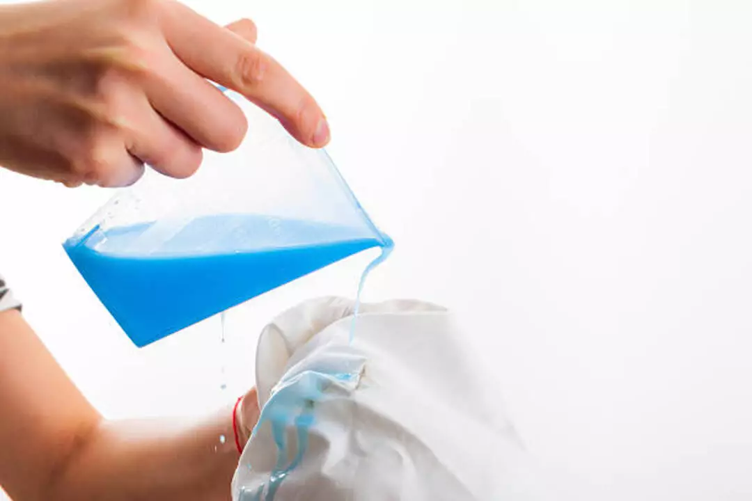 Blue detergent stains, how to remove detergent stains from clothes, how to remove blue detergent stains