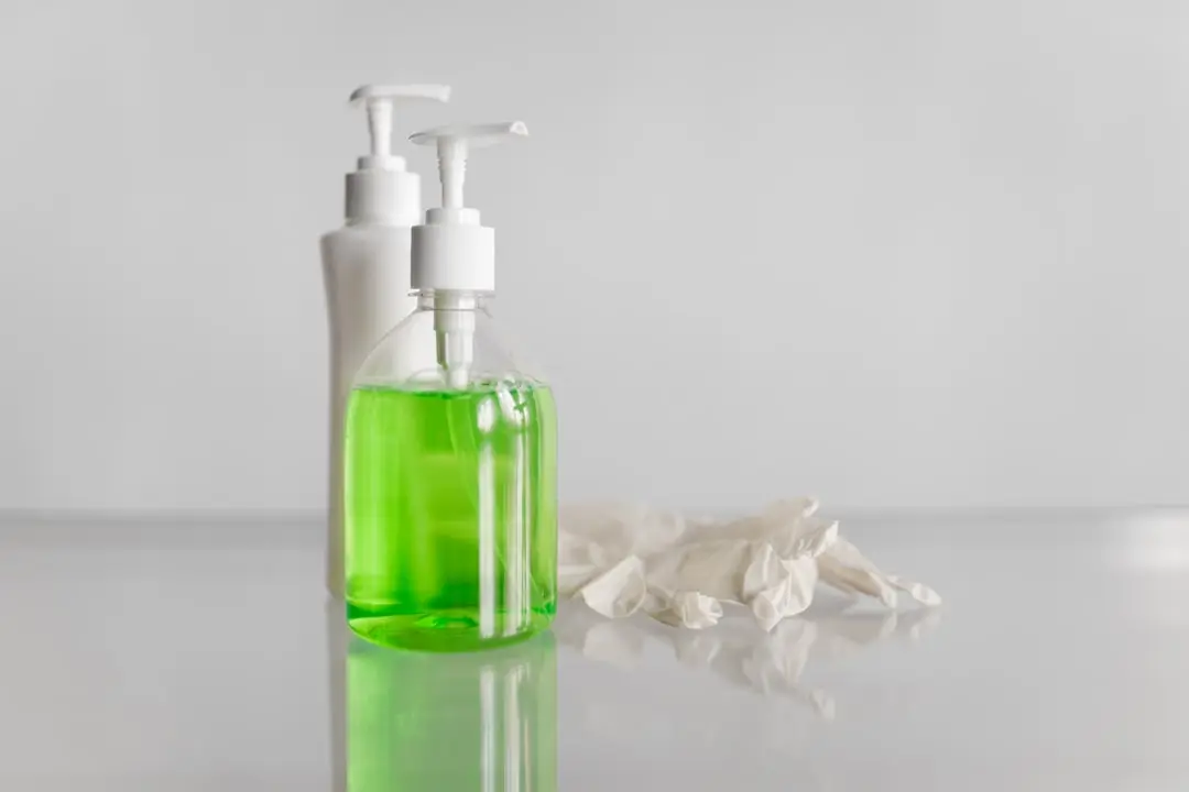 Can You Use Dish Soap To Hand Wash Clothes?